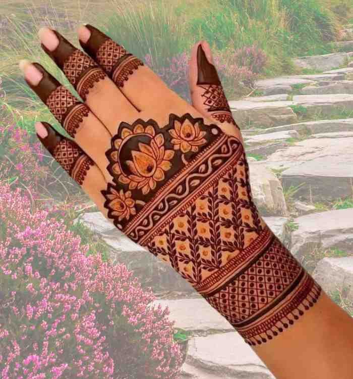 back hand mehndi design