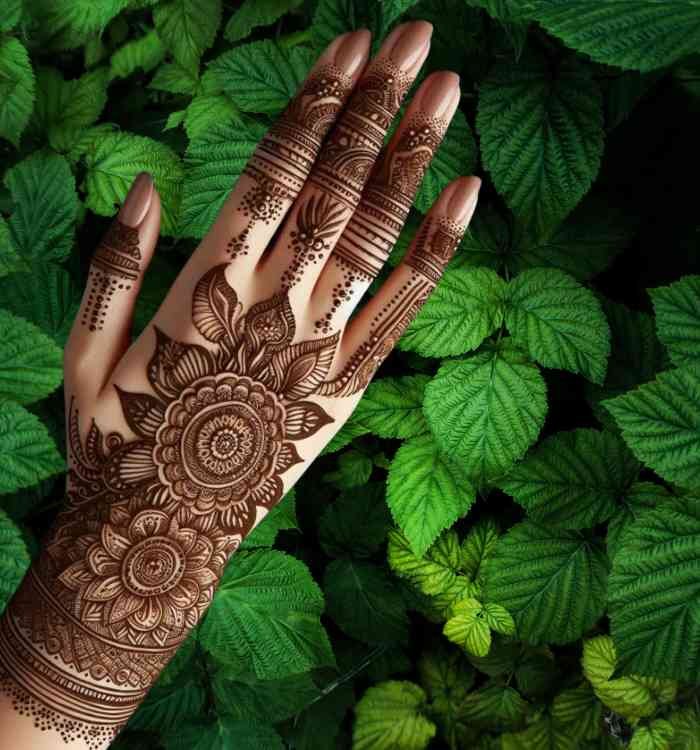 back hand mehndi design
