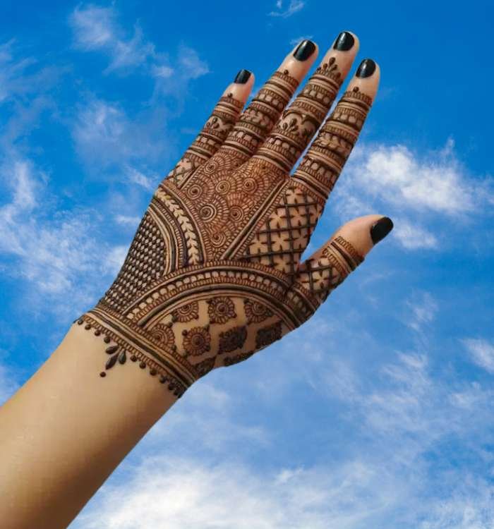 back hand mehndi design