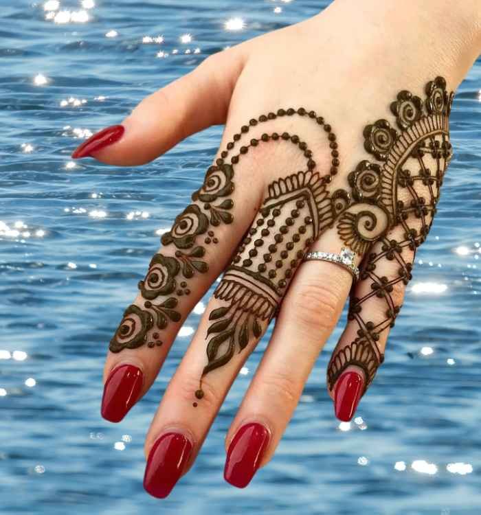 finger mehndi design