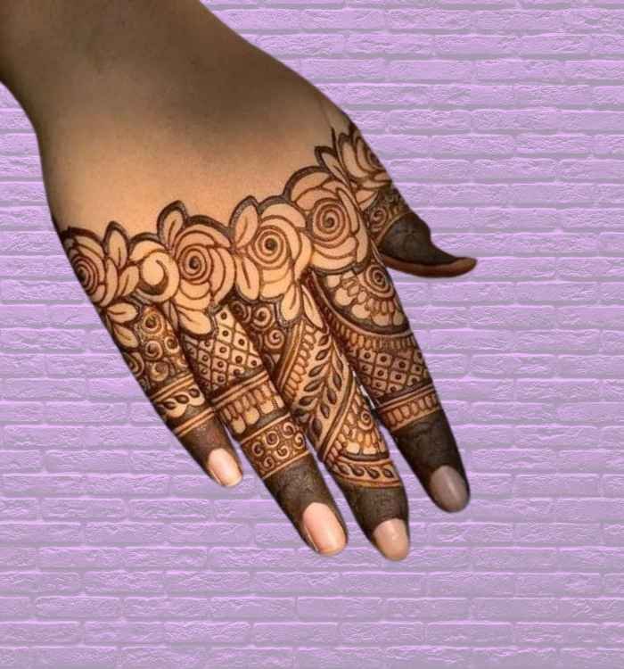 finger mehndi design