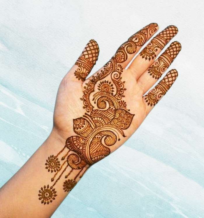 front hand simple mehndi design