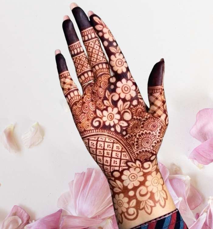 front hand simple mehndi design