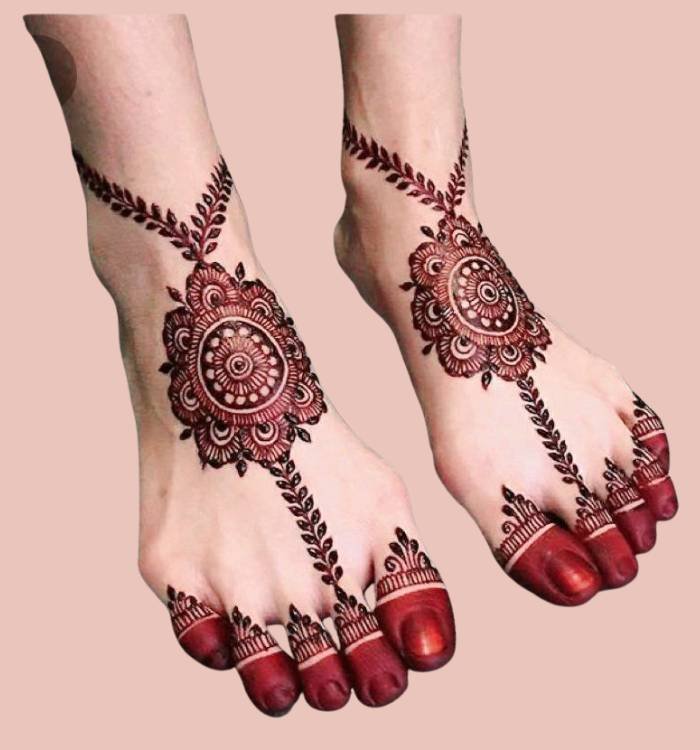 stylish leg mehndi design