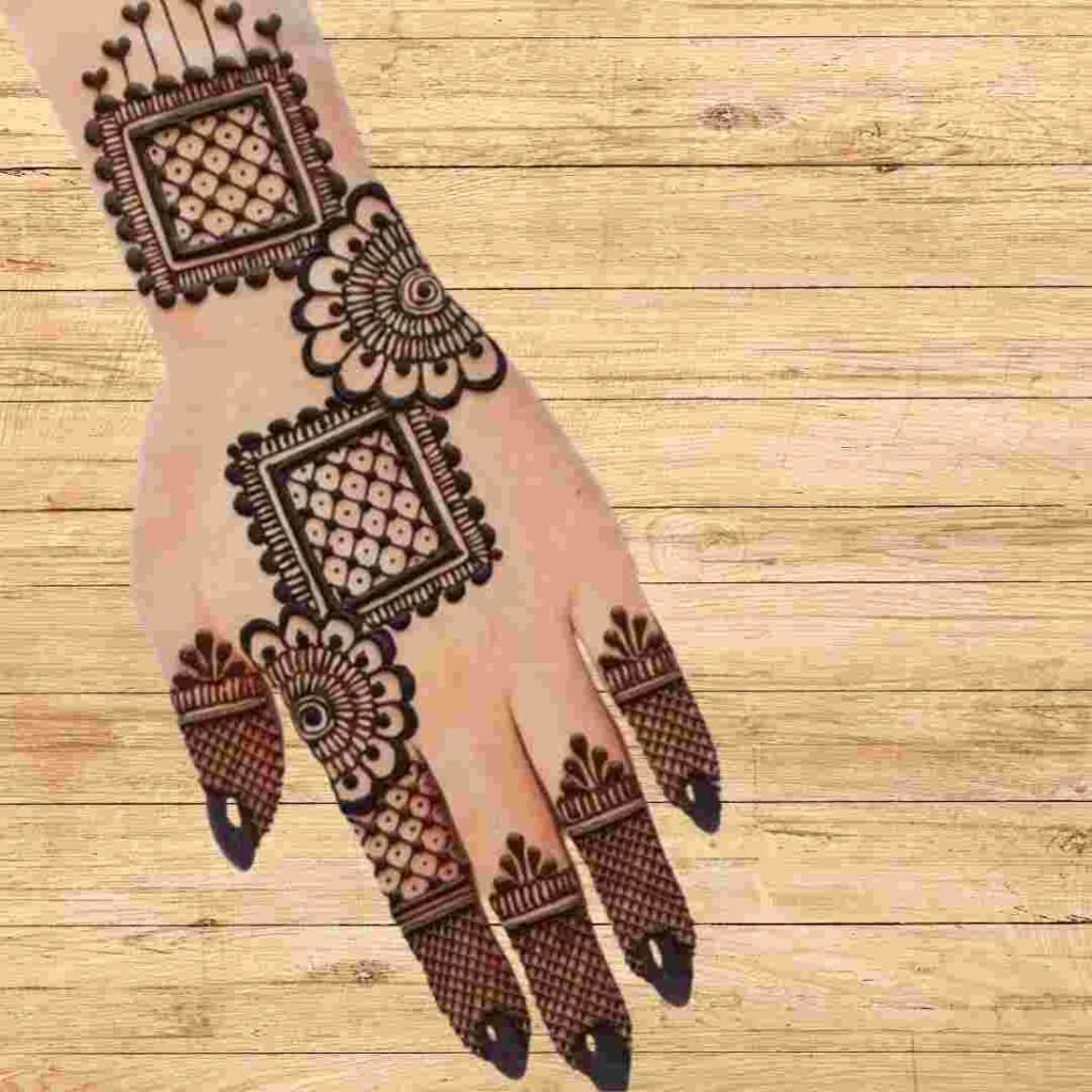 Aesthetic Mehndi Design Simple