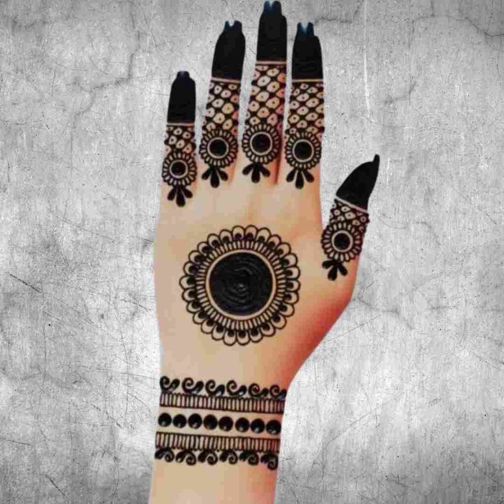Aesthetic Mehndi Design Simple