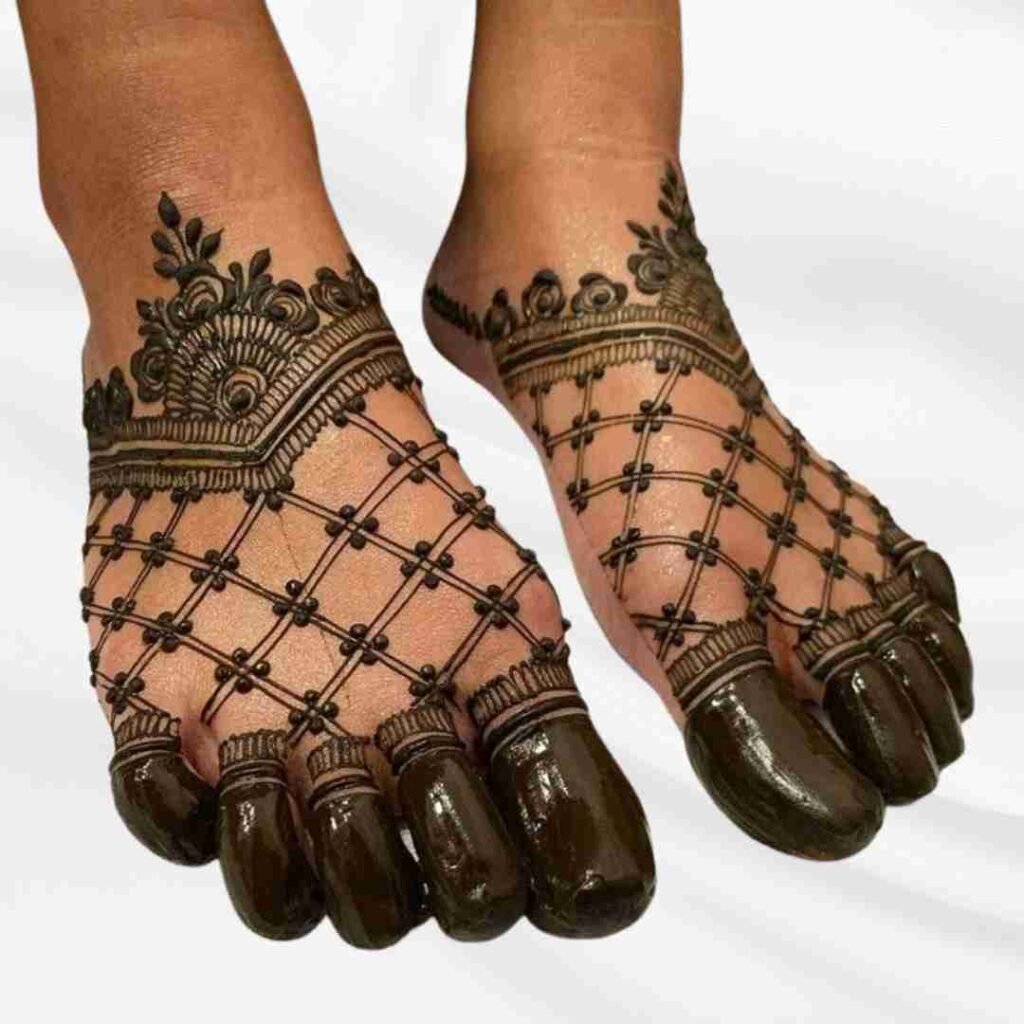 Simple Attractive Wedding Leg Mehndi Design