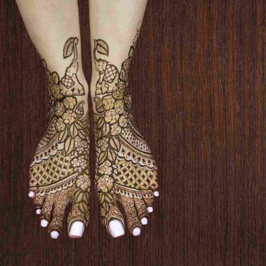 Attractive Wedding Leg Mehndi Design 