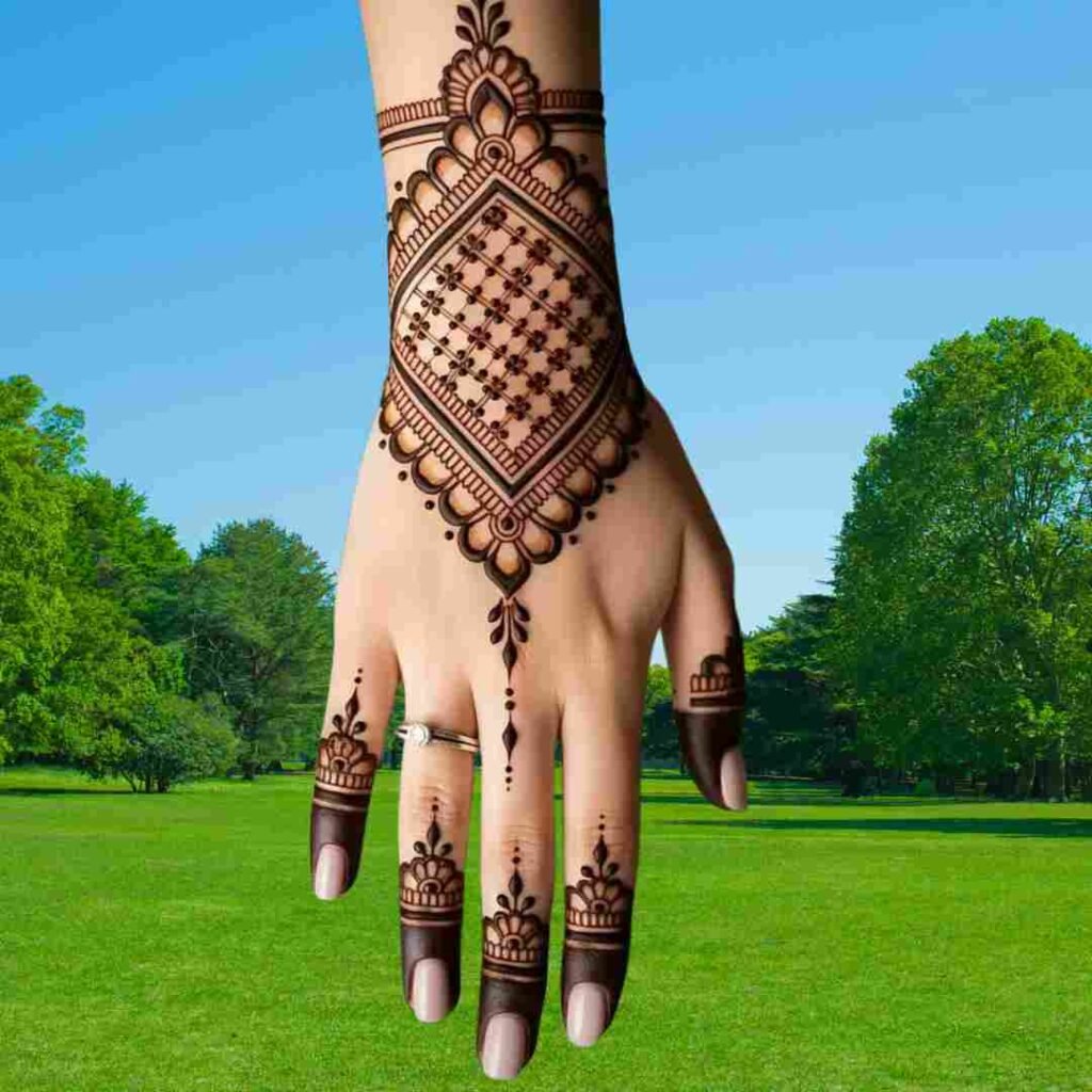 Back Hand Mehndi Design 