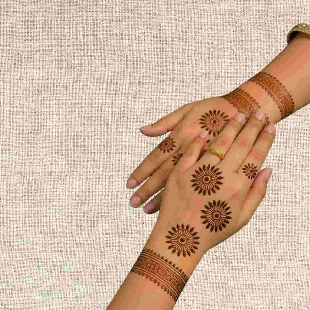 Gol Tikki Mehndi dDesign Simple