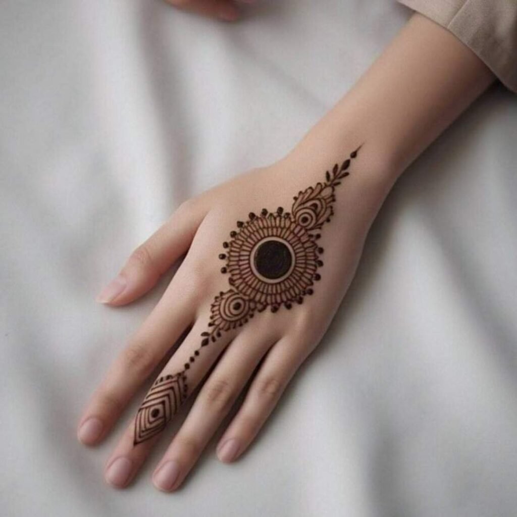 Circle Mehndi design Simple