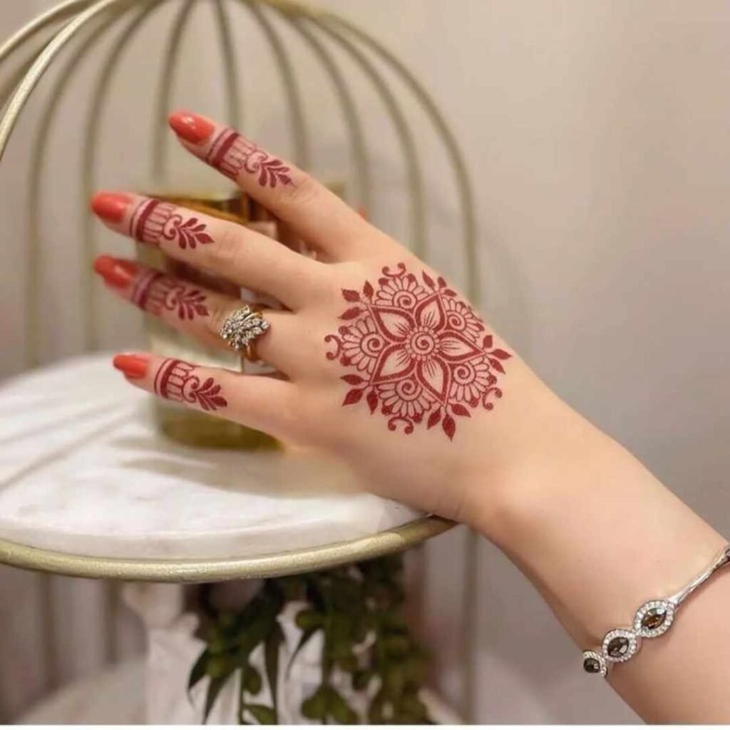 Arabic Circle Mehndi design