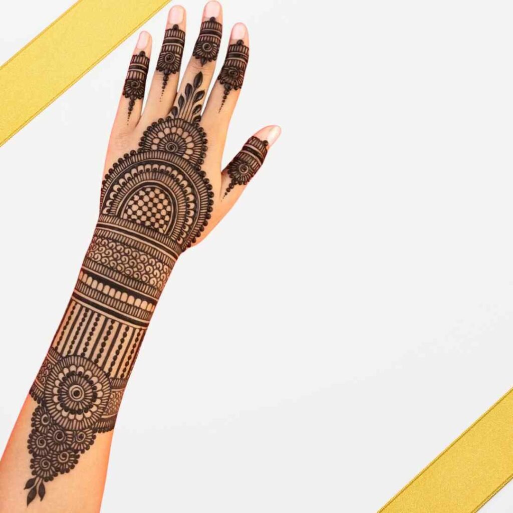 Circle Mehndi Design