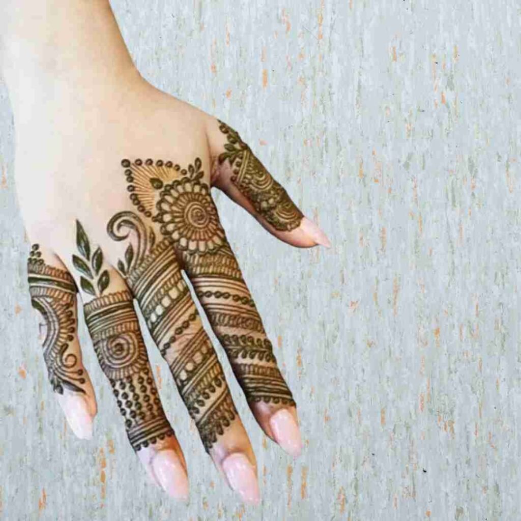Royal Finger Mehndi Design