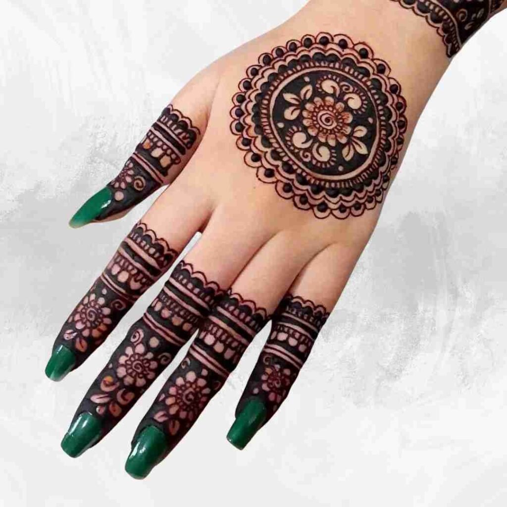 Gol Tikki Mehndi Design