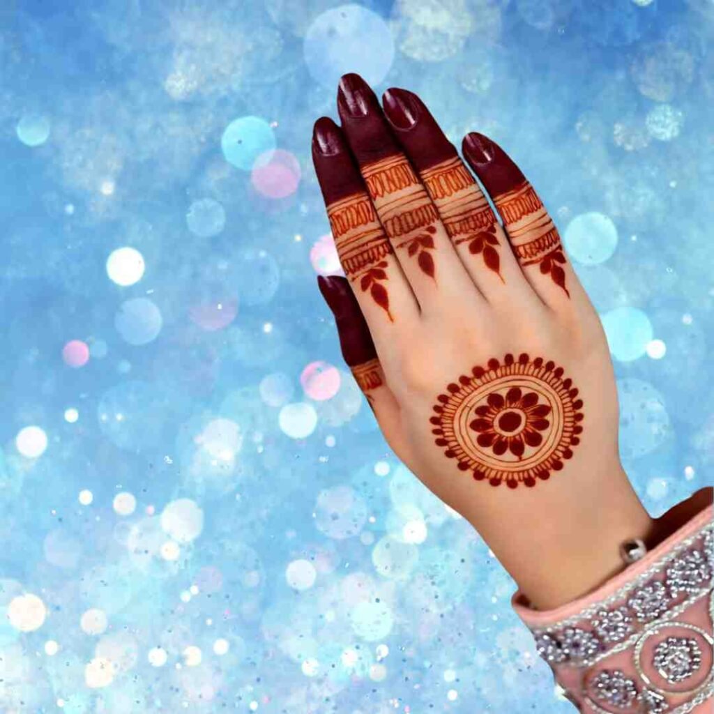 Gol Tikki Mehndi Design