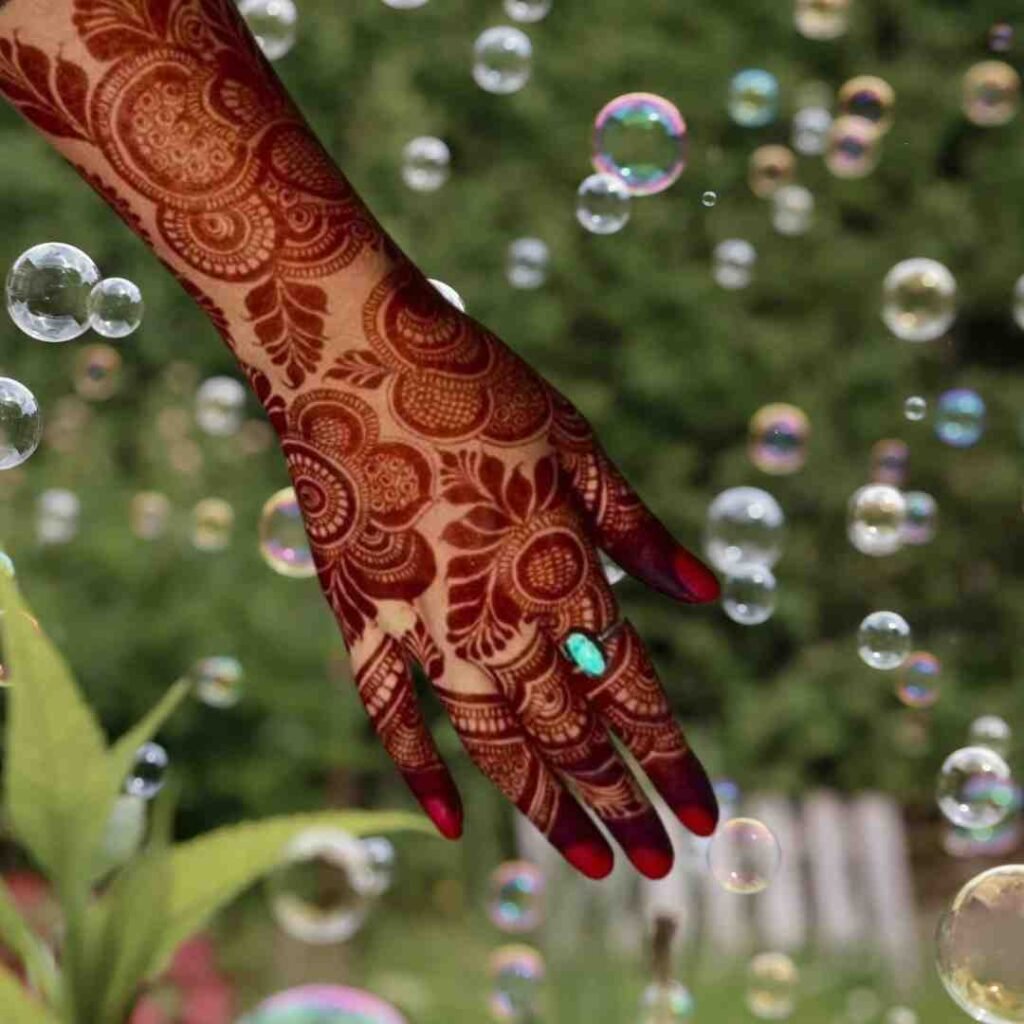 Henna New Mehndi Design Simple and Beautiful