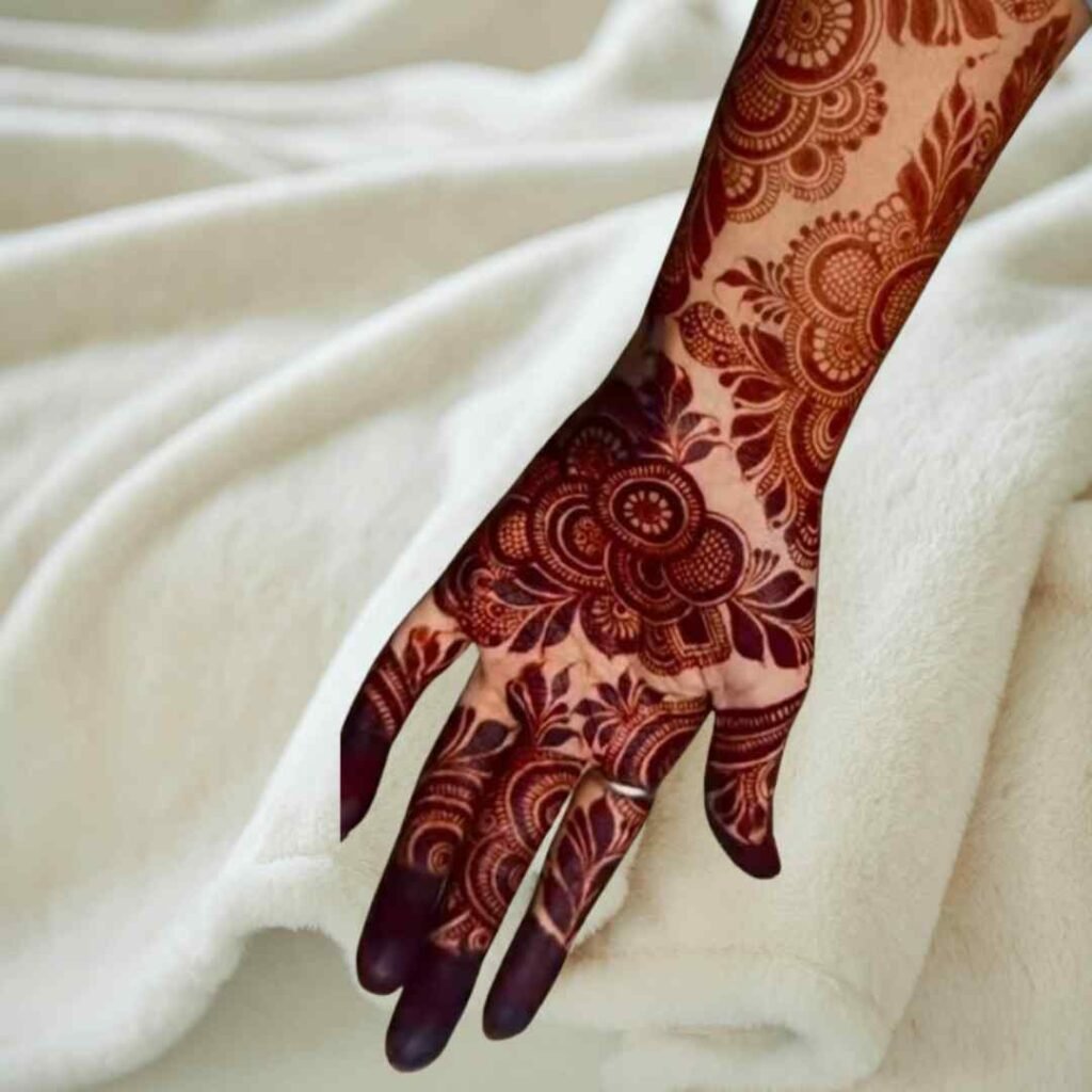 Henna New Mehndi Design Simple and Beautiful
