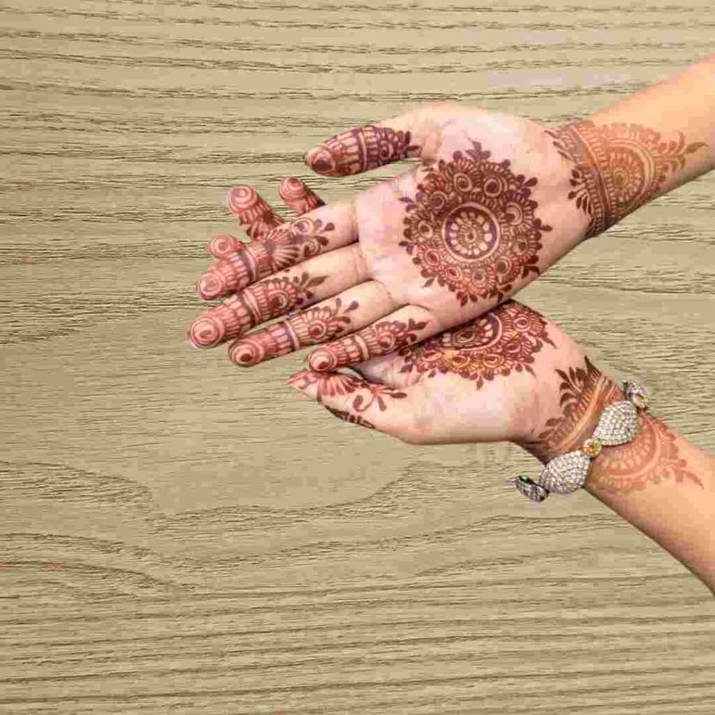 Tikki Mehndi Design Back Hand