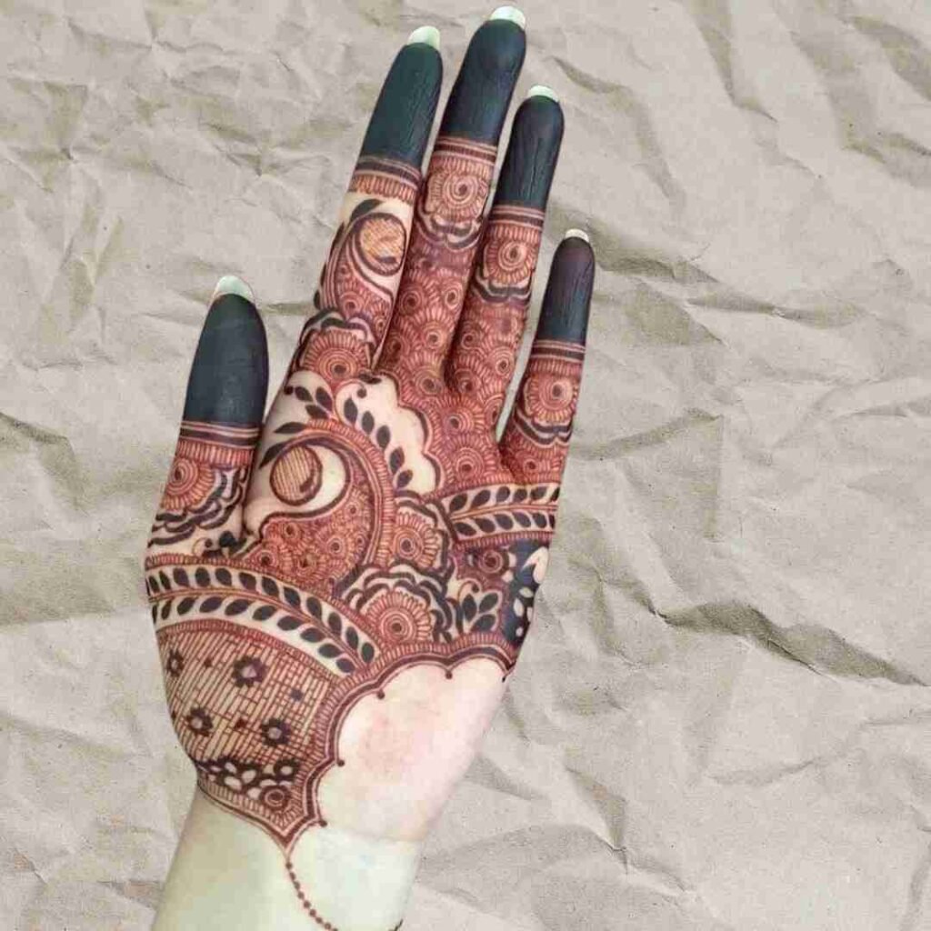 Gol Tikki Mehndi Design Simple