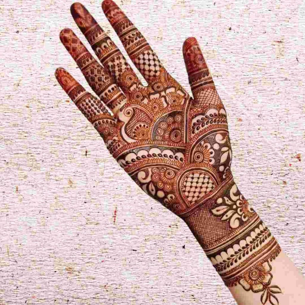 Simple Rabeeca Khan Mehndi Design