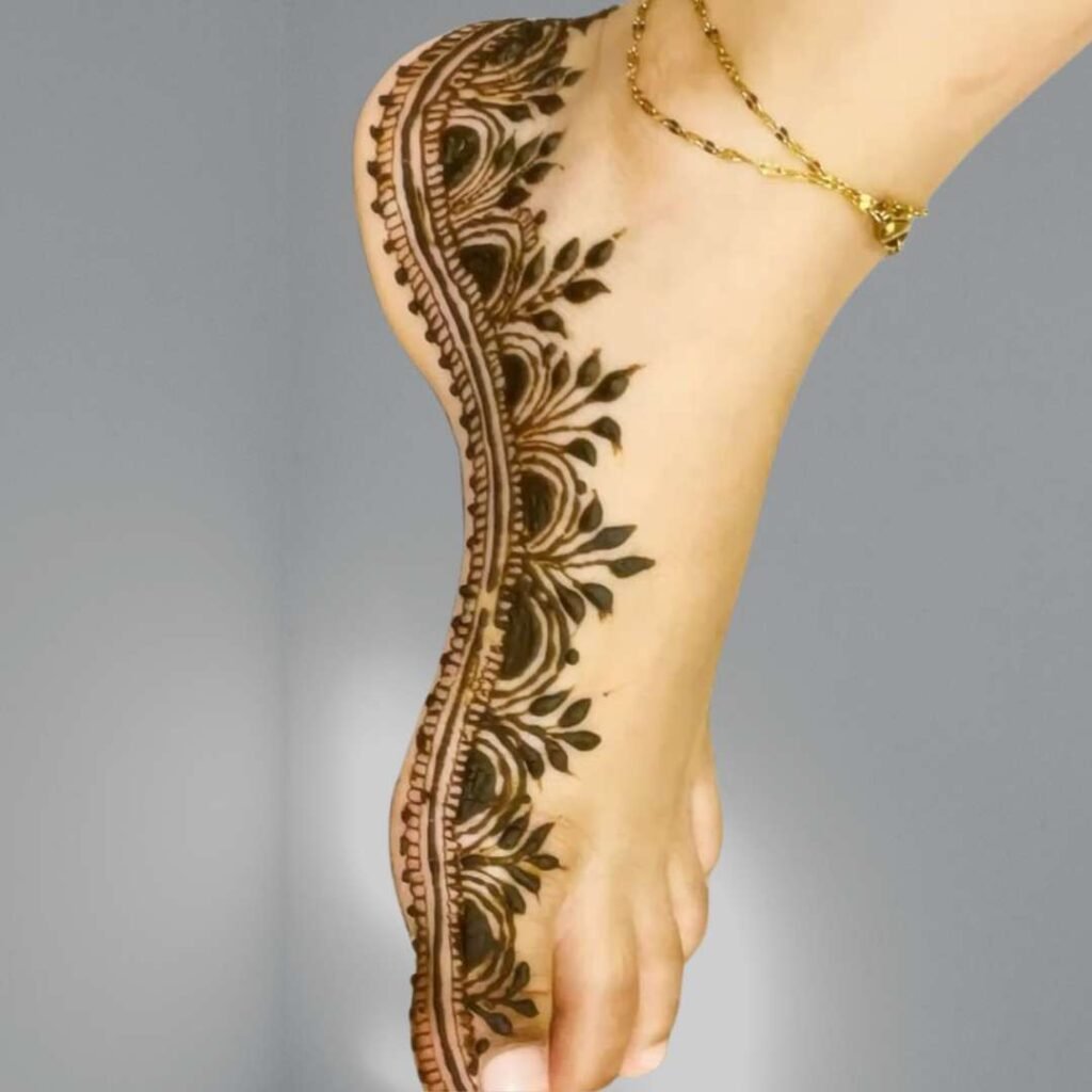 Attractive One Side Leg Mehndi Design