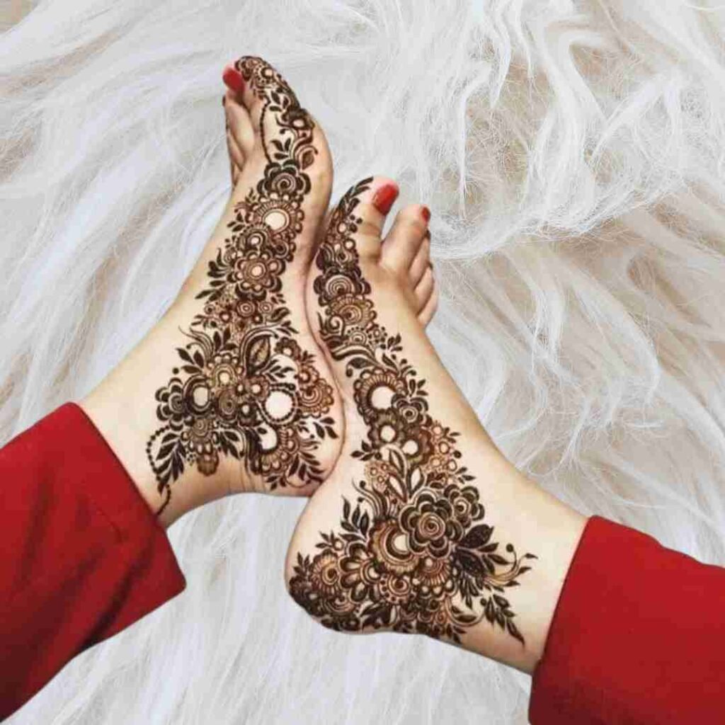 Attractive One Side Leg Mehndi Design