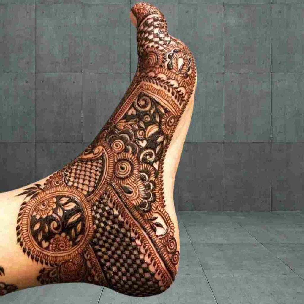 Attractive One Side Leg Mehndi Design
