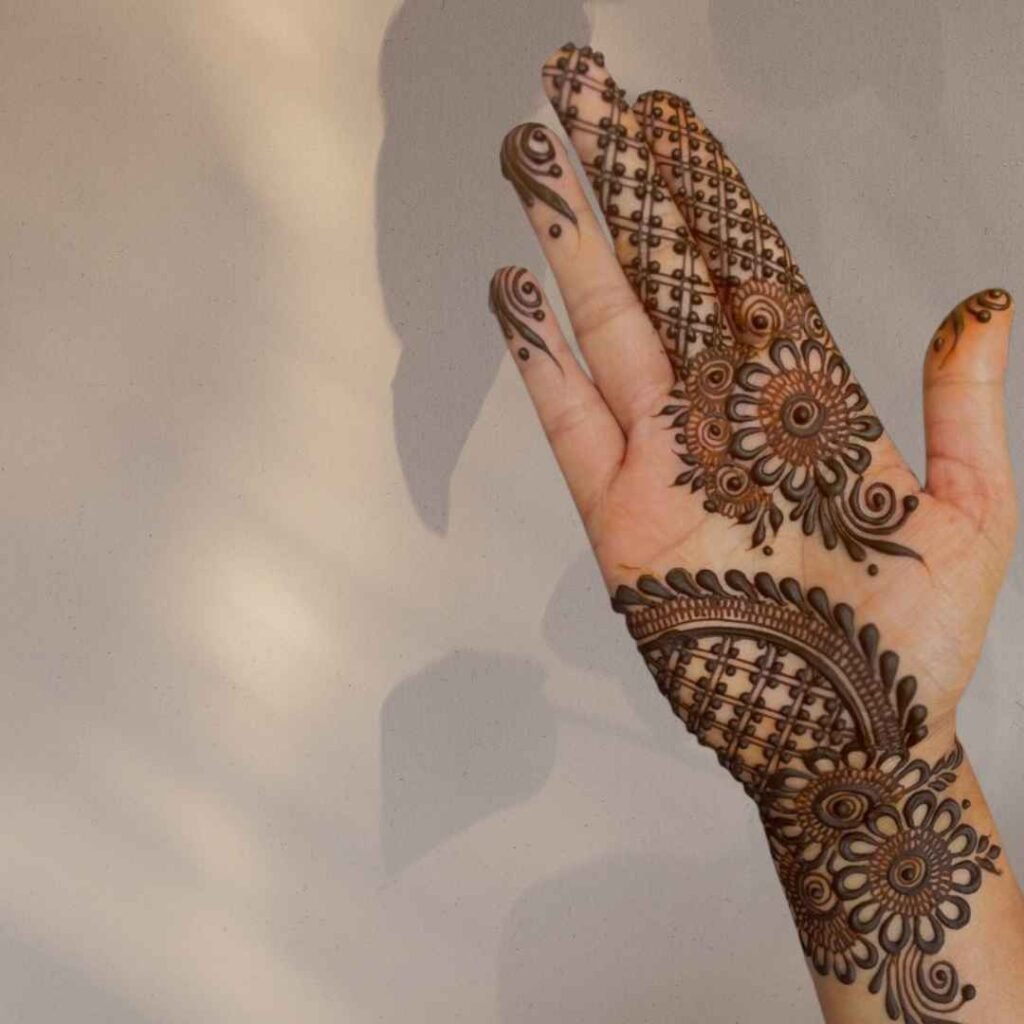 Front Hand Simple Mehndi Design for Kids