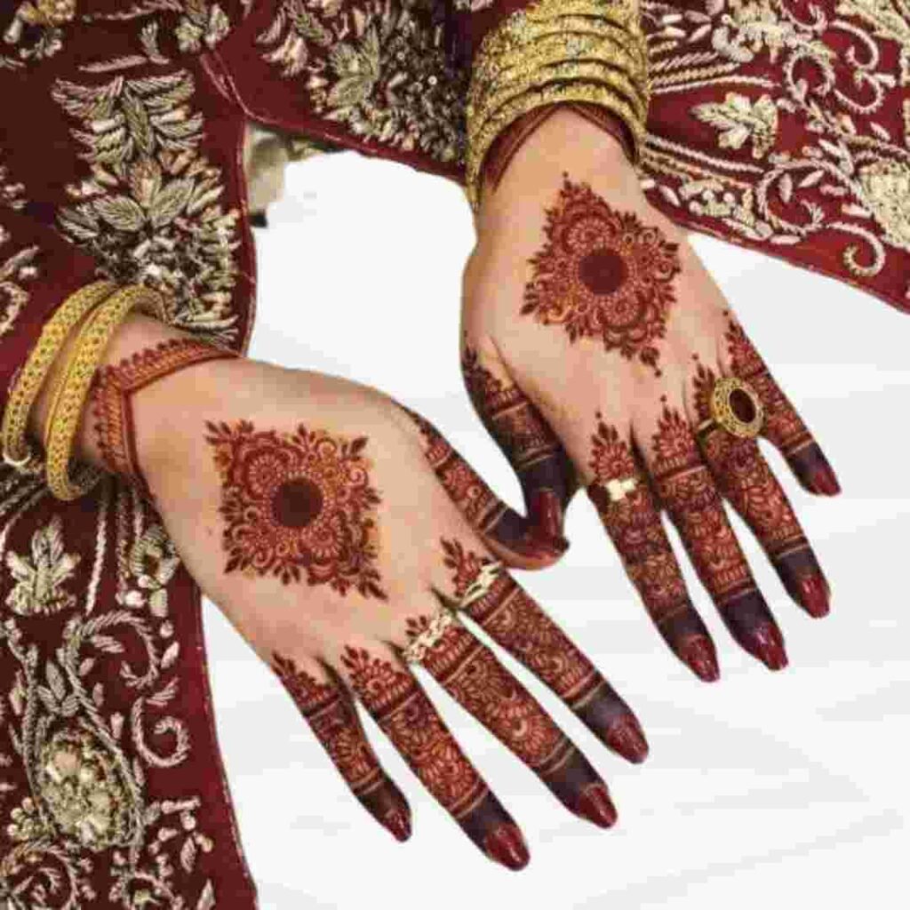  Unique Square Tikki Mehndi Design