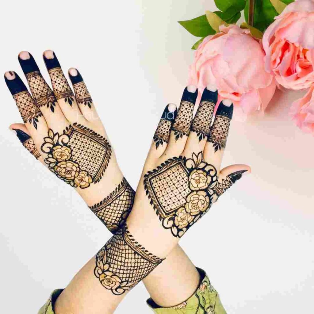 Simple Square Tikki Mehndi Design