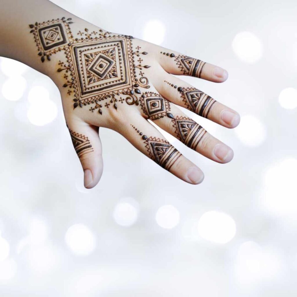 Simple Square Tikki Mehndi Design