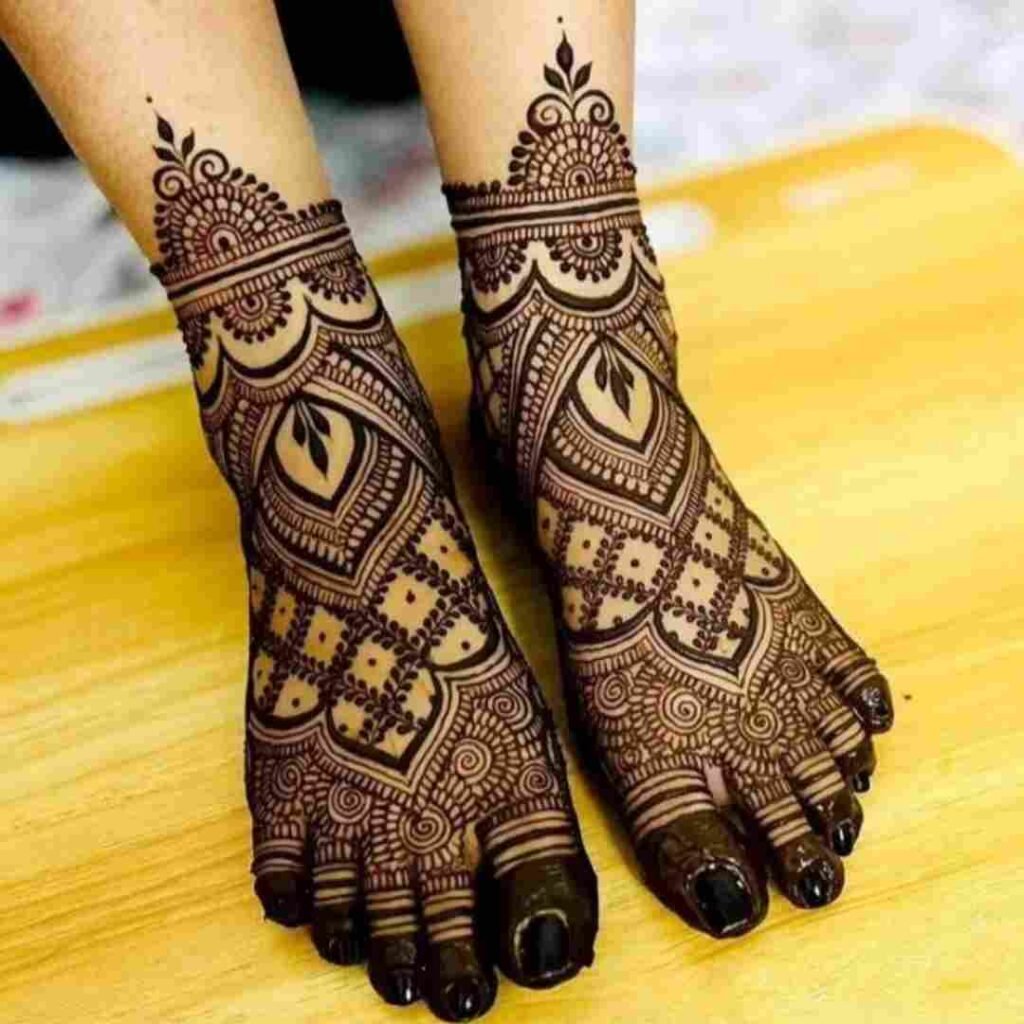 Stylish Leg Mehndi Design