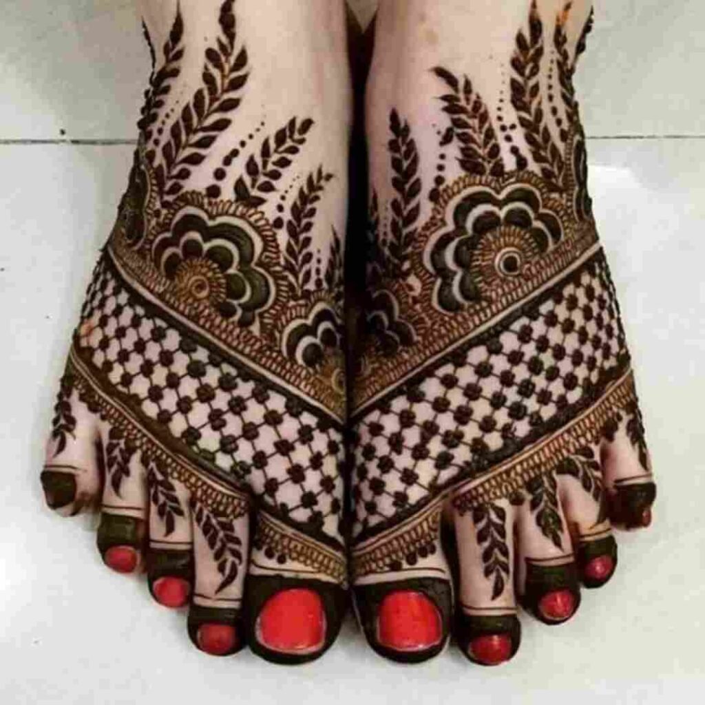 Stylish Leg Mehndi Design